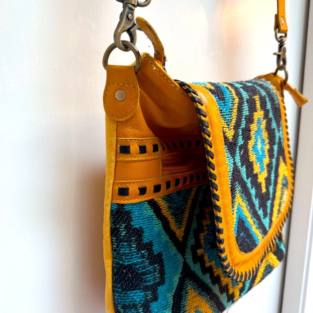 Beautiful Yellow and Black Patterned Boho Women's Bag - Picture 3 of 16